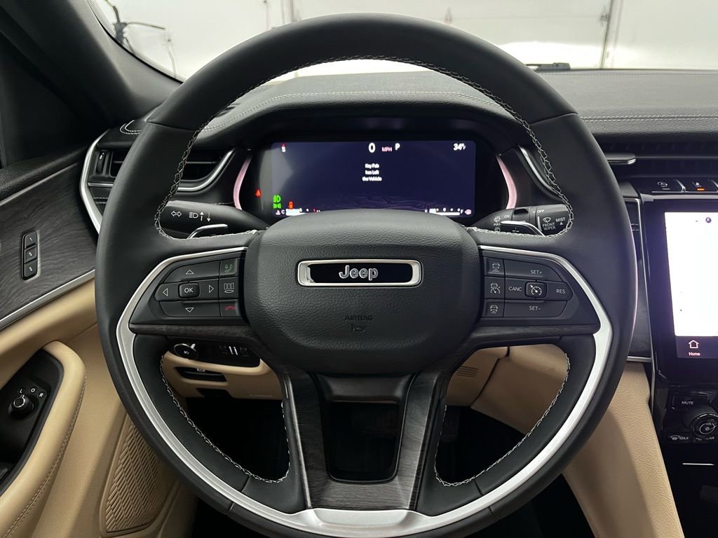 Used 2024 Jeep Grand Cherokee L Limited w/ Luxury Tech Group II image 21