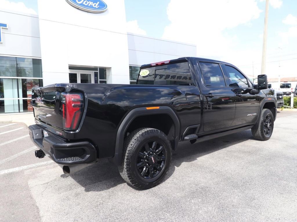 Used 2025 GMC Sierra 2500 AT4 w/ AT4 Premium Plus Package image 4
