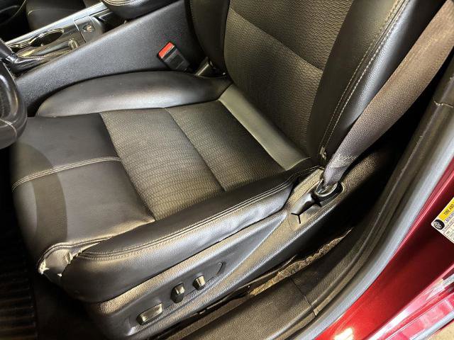 Used 2017 Chevrolet Impala LT image 18