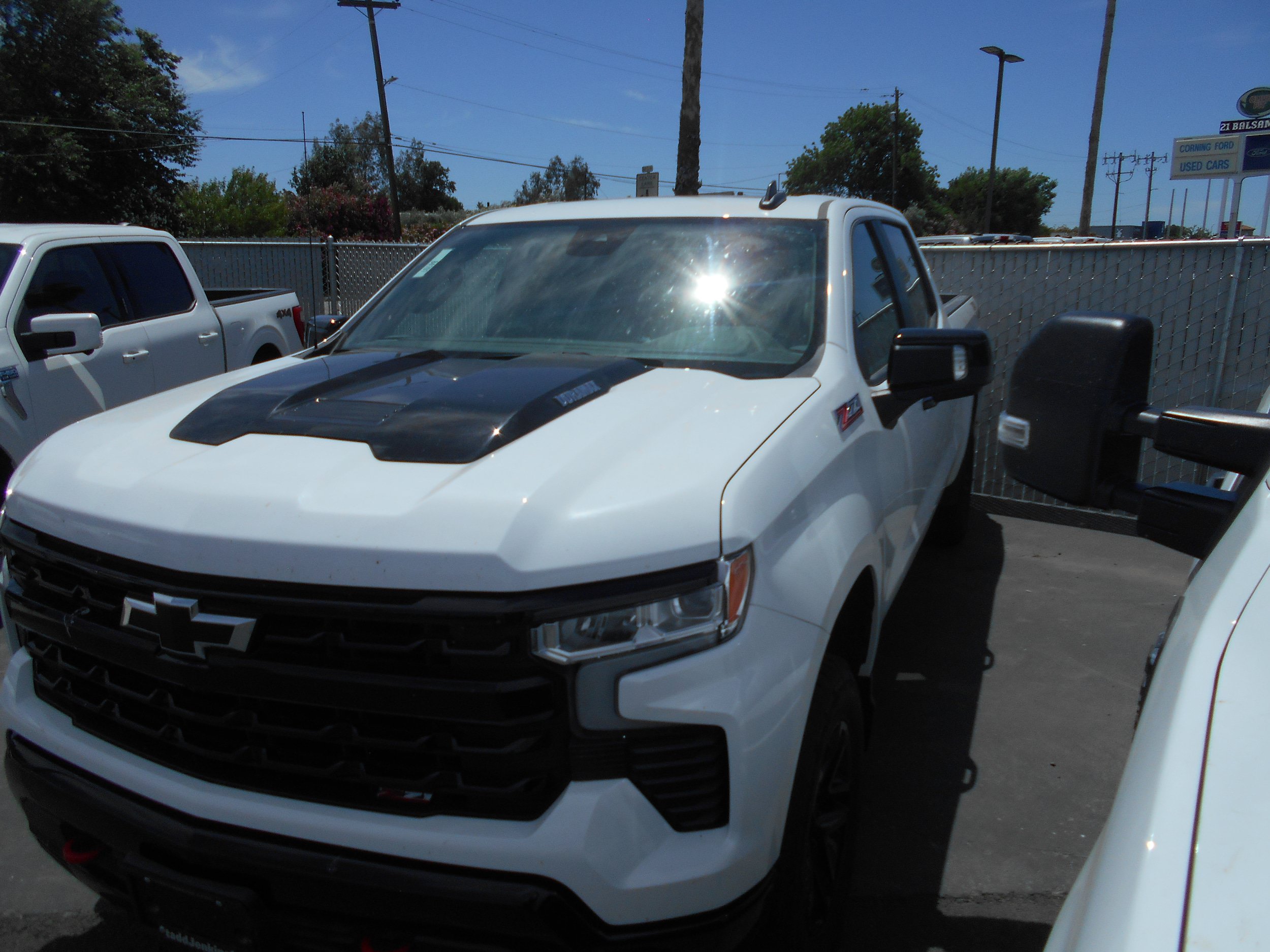 Used 2023 Chevrolet Silverado 1500 LT Trail Boss w/ Convenience Package II AWD/4WD image 3