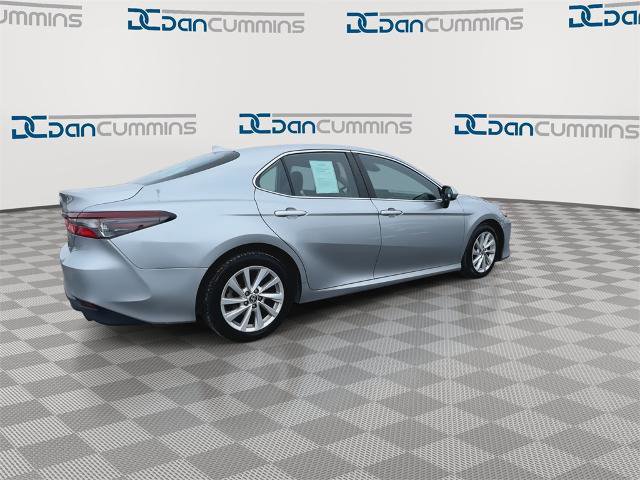Used 2023 Toyota Camry LE image 7