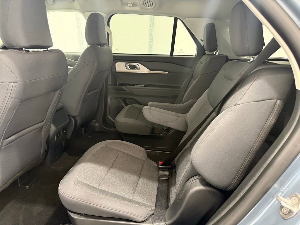 Certified 2025 Ford Explorer Active image 17