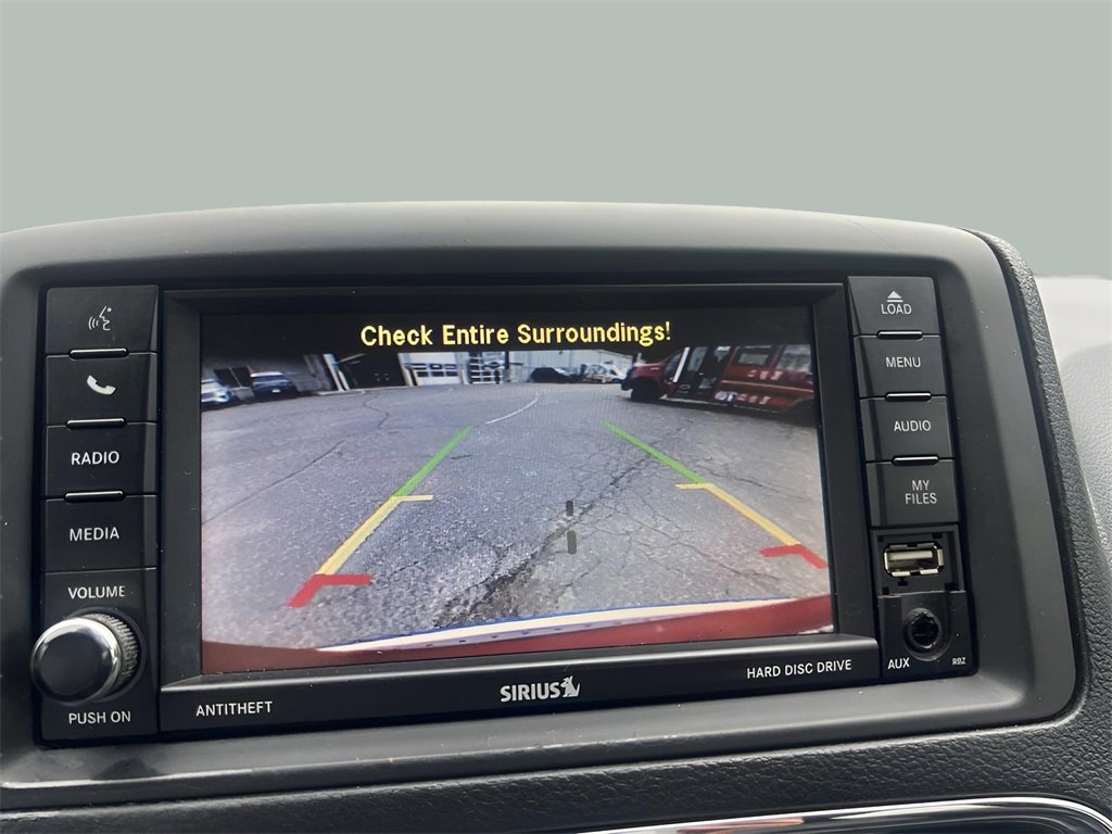 Used 2016 Chrysler Town & Country Touring image 24