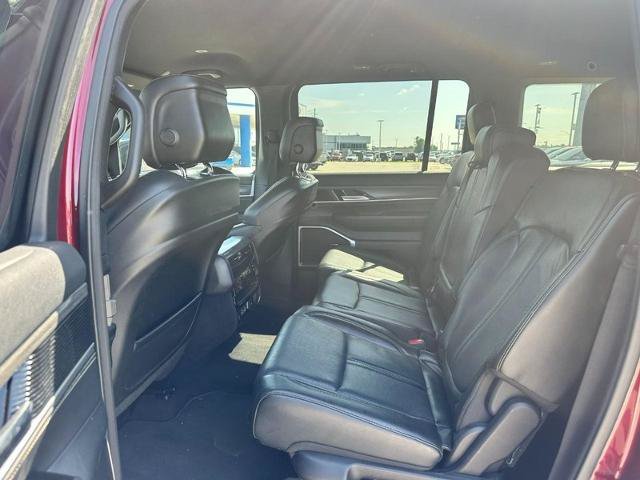 Used 2023 Jeep Wagoneer L Series II AWD/4WD image 9