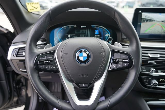 Used 2023 BMW 530e xDrive w/ Premium Package image 20