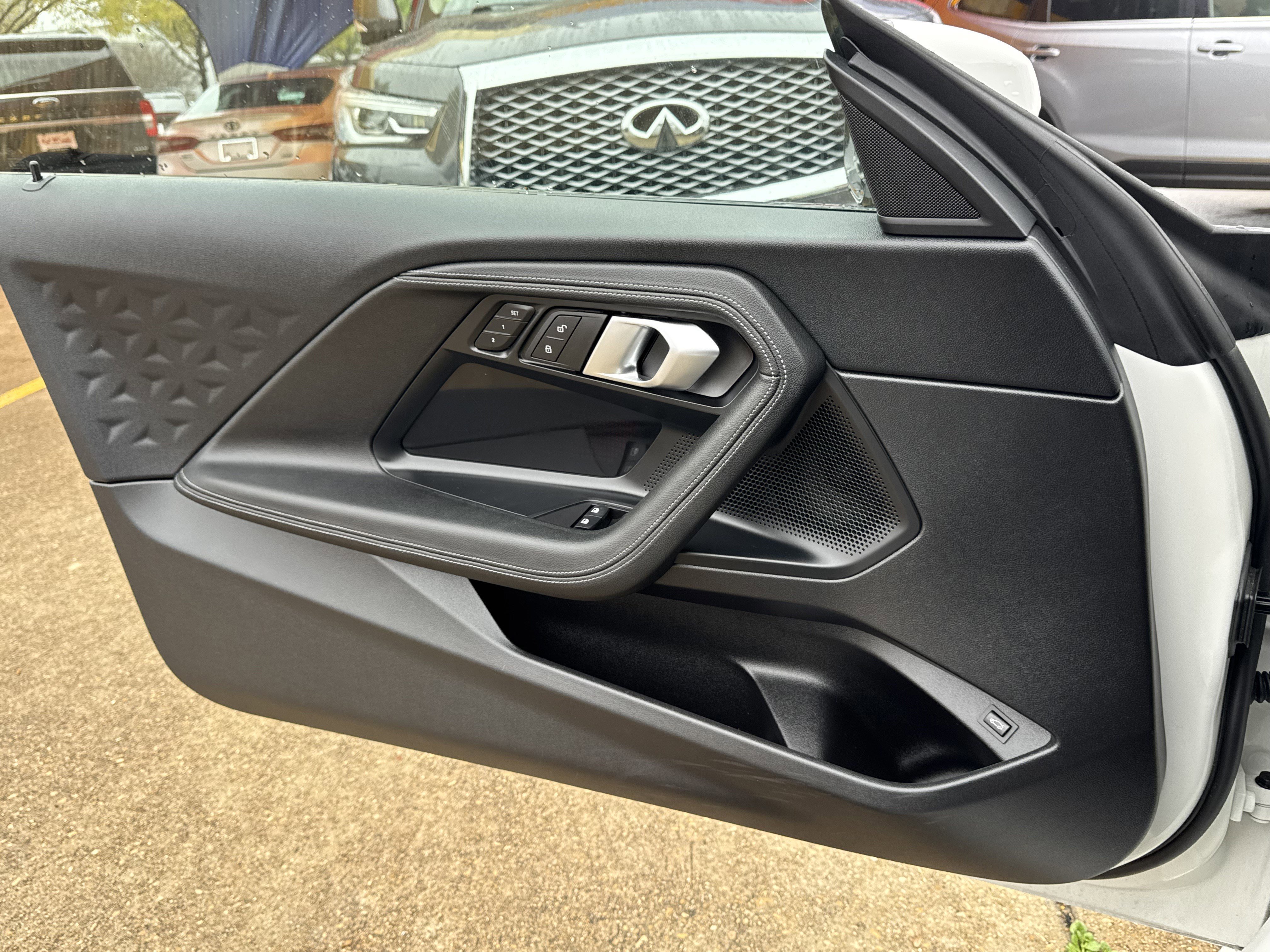 Used 2025 Hyundai Elantra Limited image 17