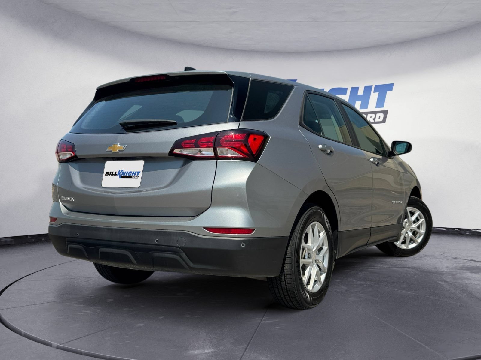 Used 2024 Chevrolet Equinox LS w/ Driver Confidence II Package FWD image 5