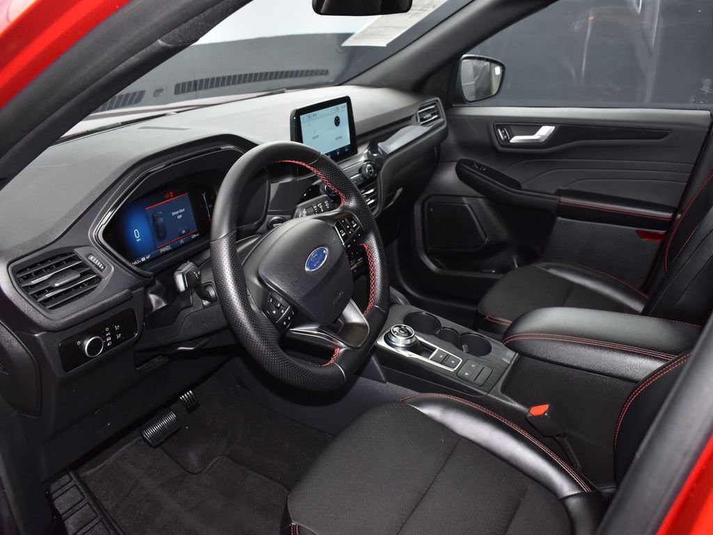 Certified 2025 Ford Escape ST-Line image 8