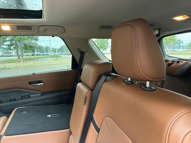Used 2025 Nissan Pathfinder Platinum w/ Cargo Package AWD/4WD image 29