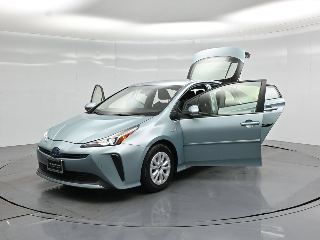 Used 2021 Toyota Prius LE FWD image 25