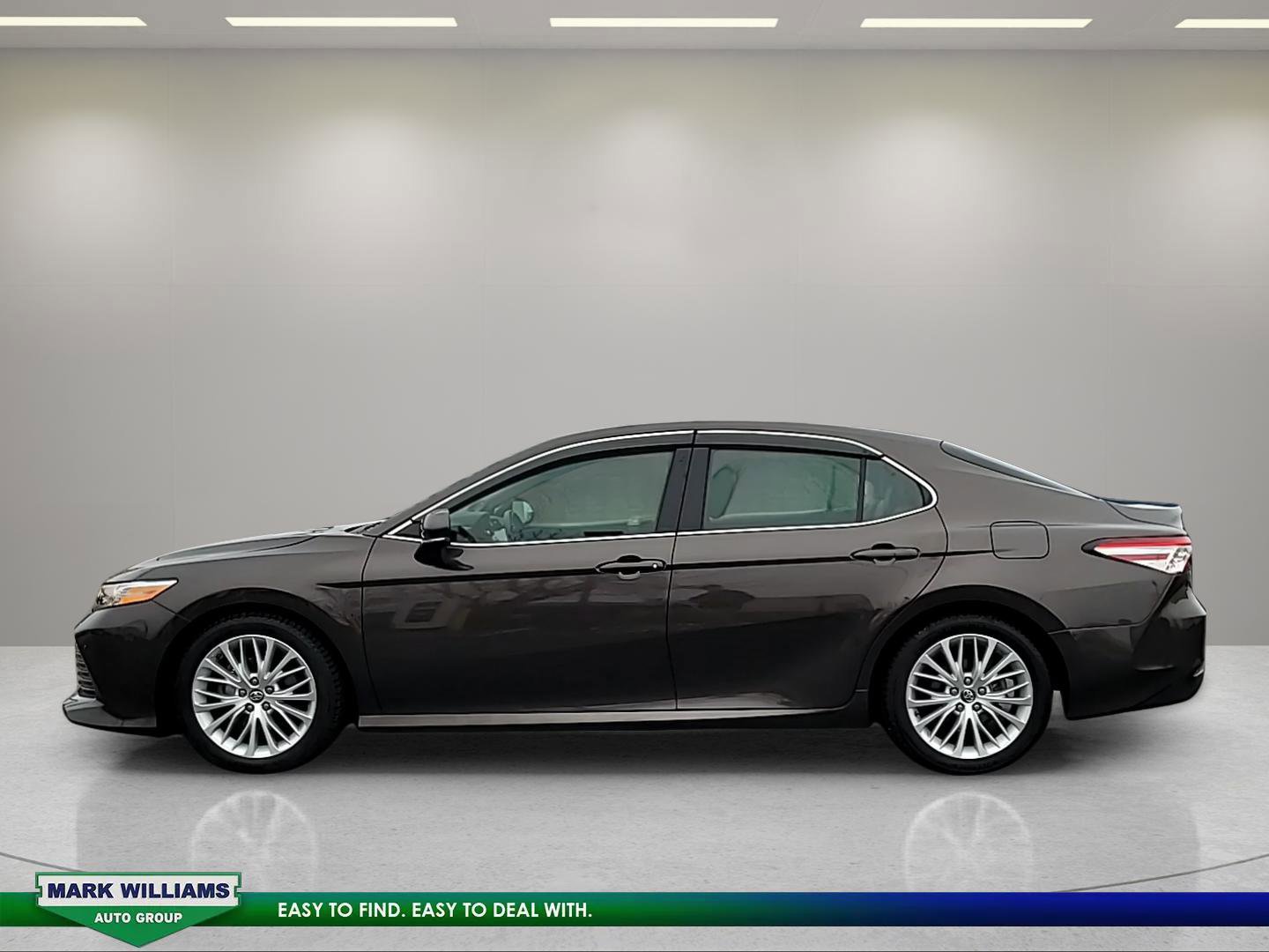 Used 2018 Toyota Camry XLE w/ Audio Package image 2