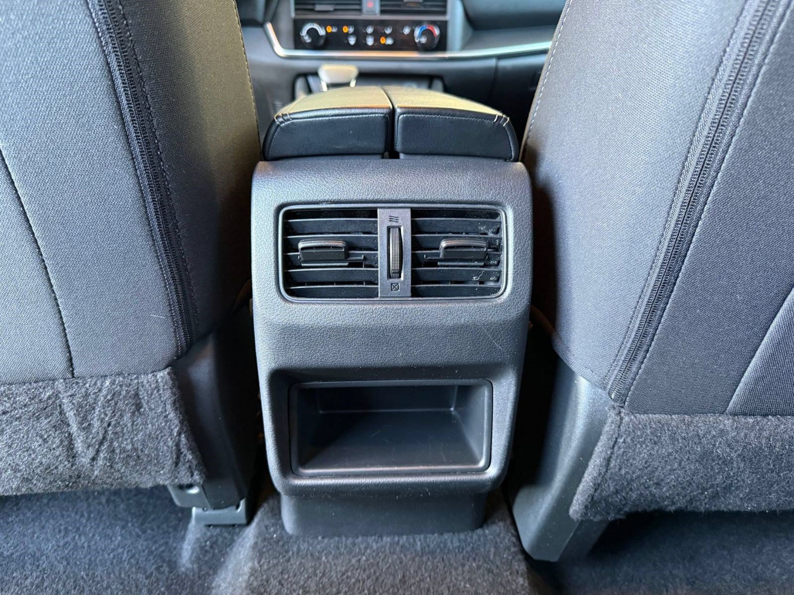 Used 2024 Nissan Rogue S FWD image 30