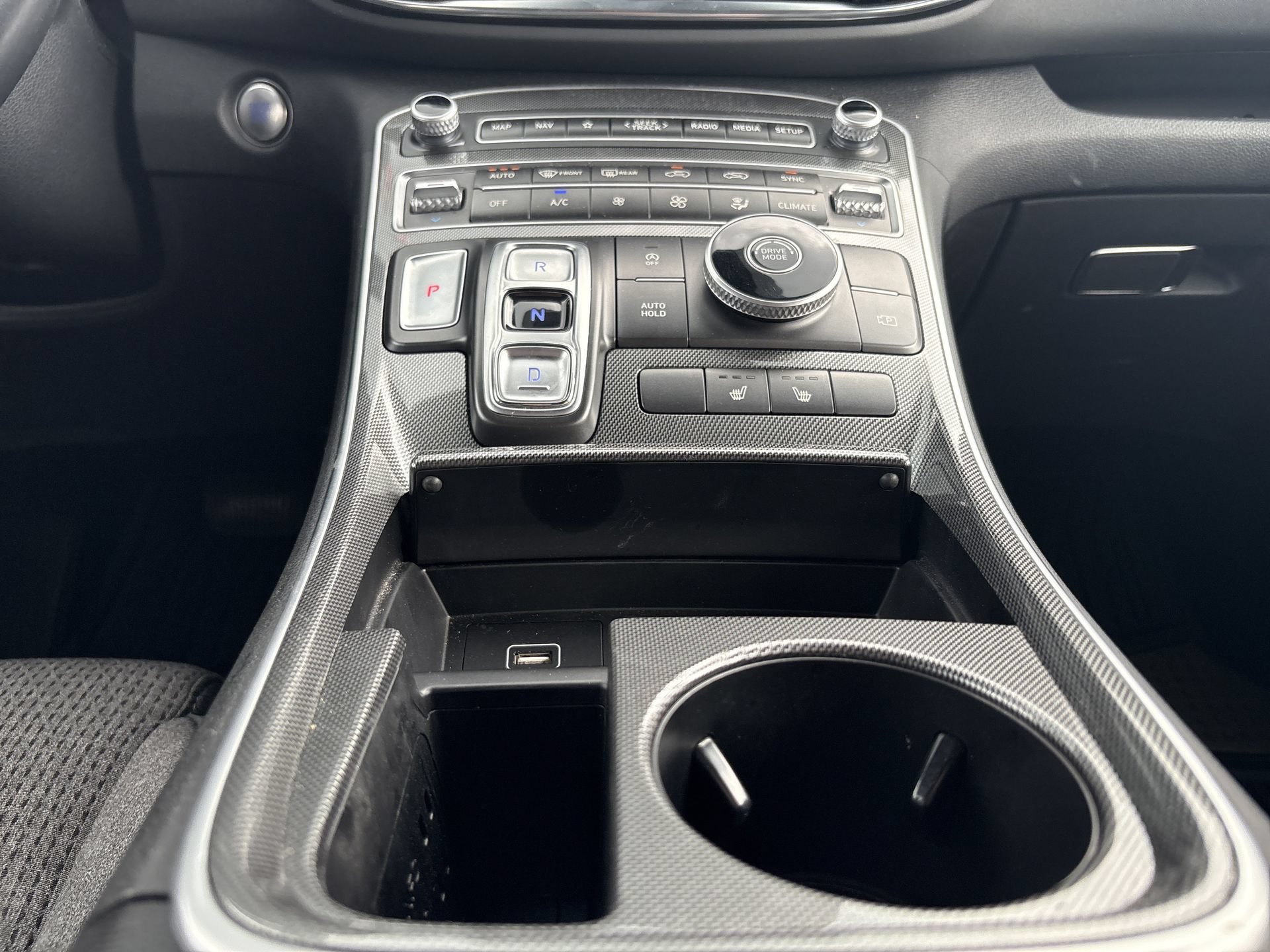 Used 2023 Hyundai Santa Fe SEL FWD image 3
