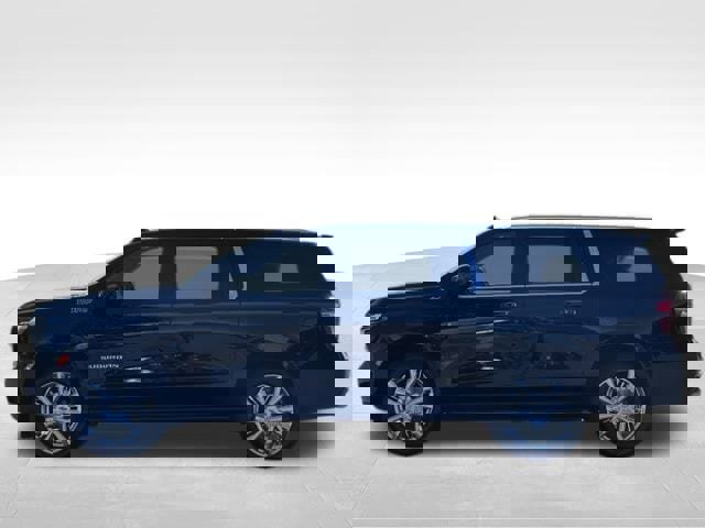 Used 2022 Chevrolet Suburban High Country w/ Premium Package 2 image 2