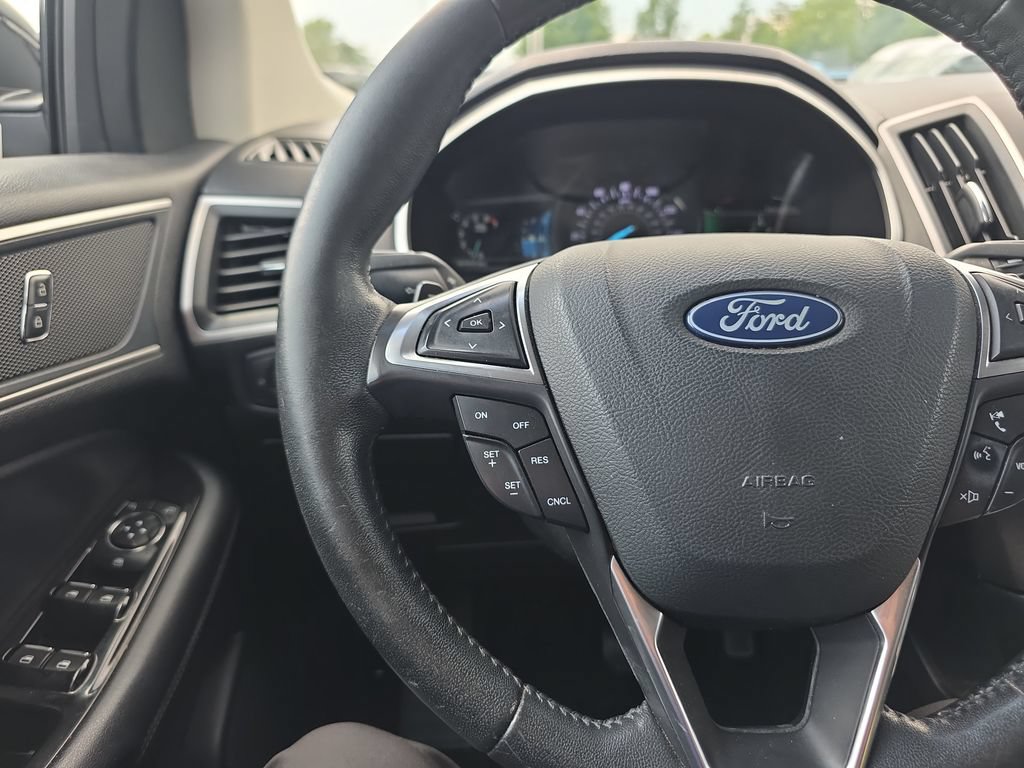 Certified 2018 Ford Edge SEL w/ Equipment Group 201A AWD/4WD image 28