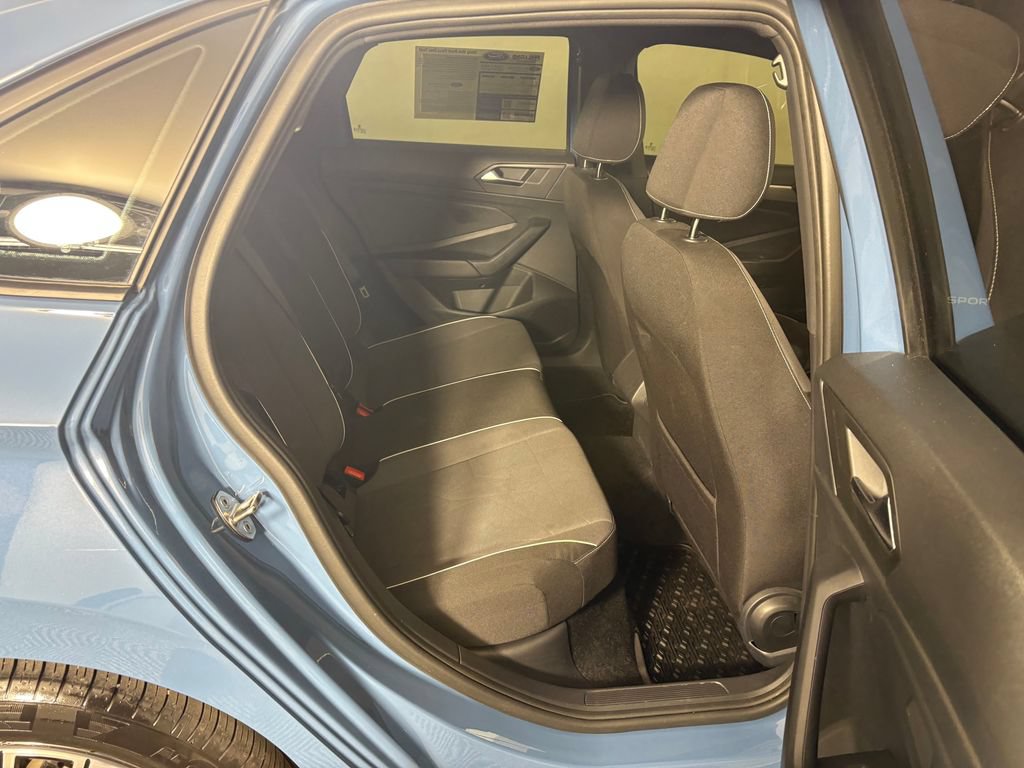 Used 2025 Volkswagen Jetta Sport FWD image 30