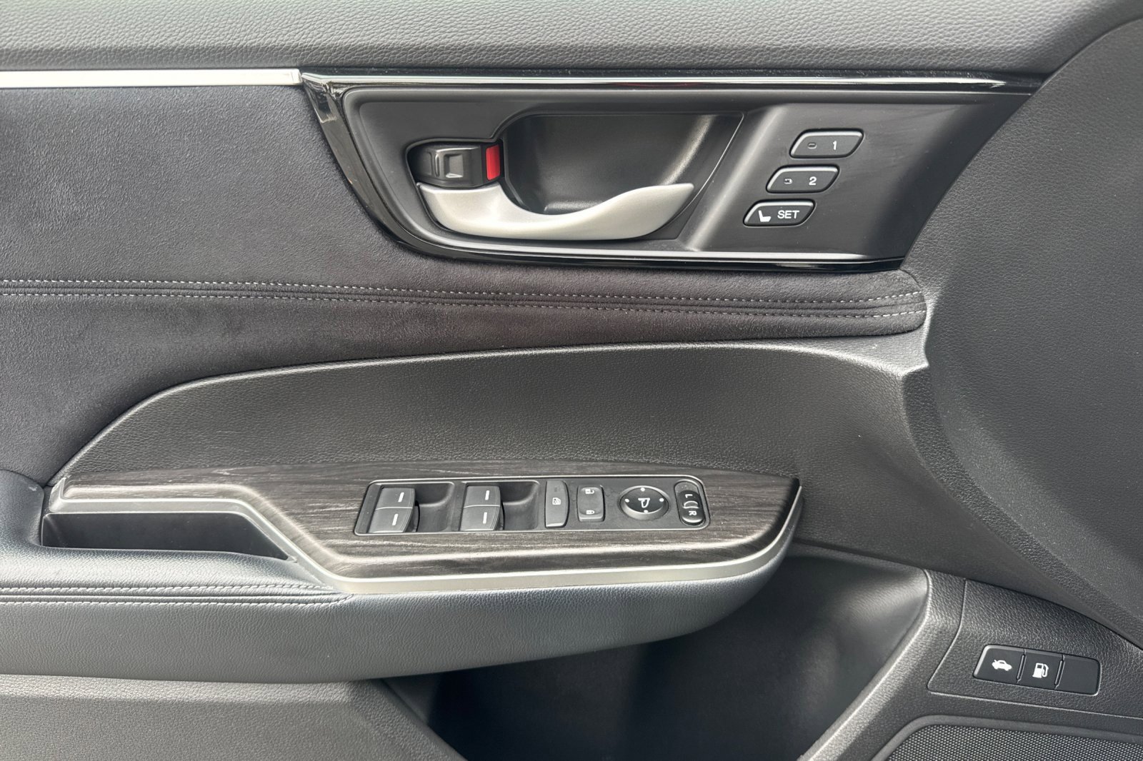 Used 2018 Honda Clarity Touring image 12