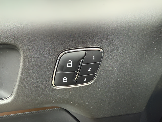 Certified 2025 Ford Bronco Sport Outer Banks w/ Outer Banks Tech Package+ AWD/4WD image 23