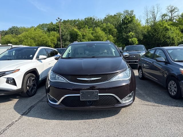 Used 2017 Chrysler Pacifica Limited w/ Advanced Safetytec Group FWD image 7