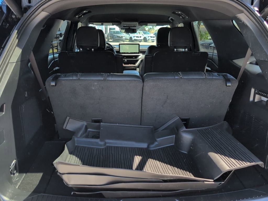 Certified 2025 Ford Explorer ST image 13