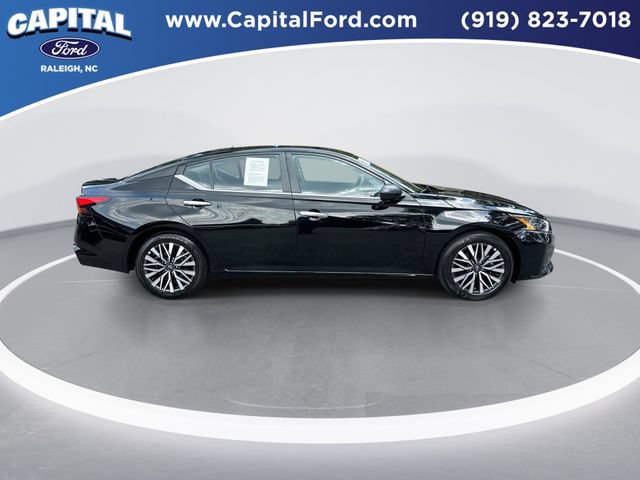 Used 2025 Nissan Altima 2.5 SV FWD image 9