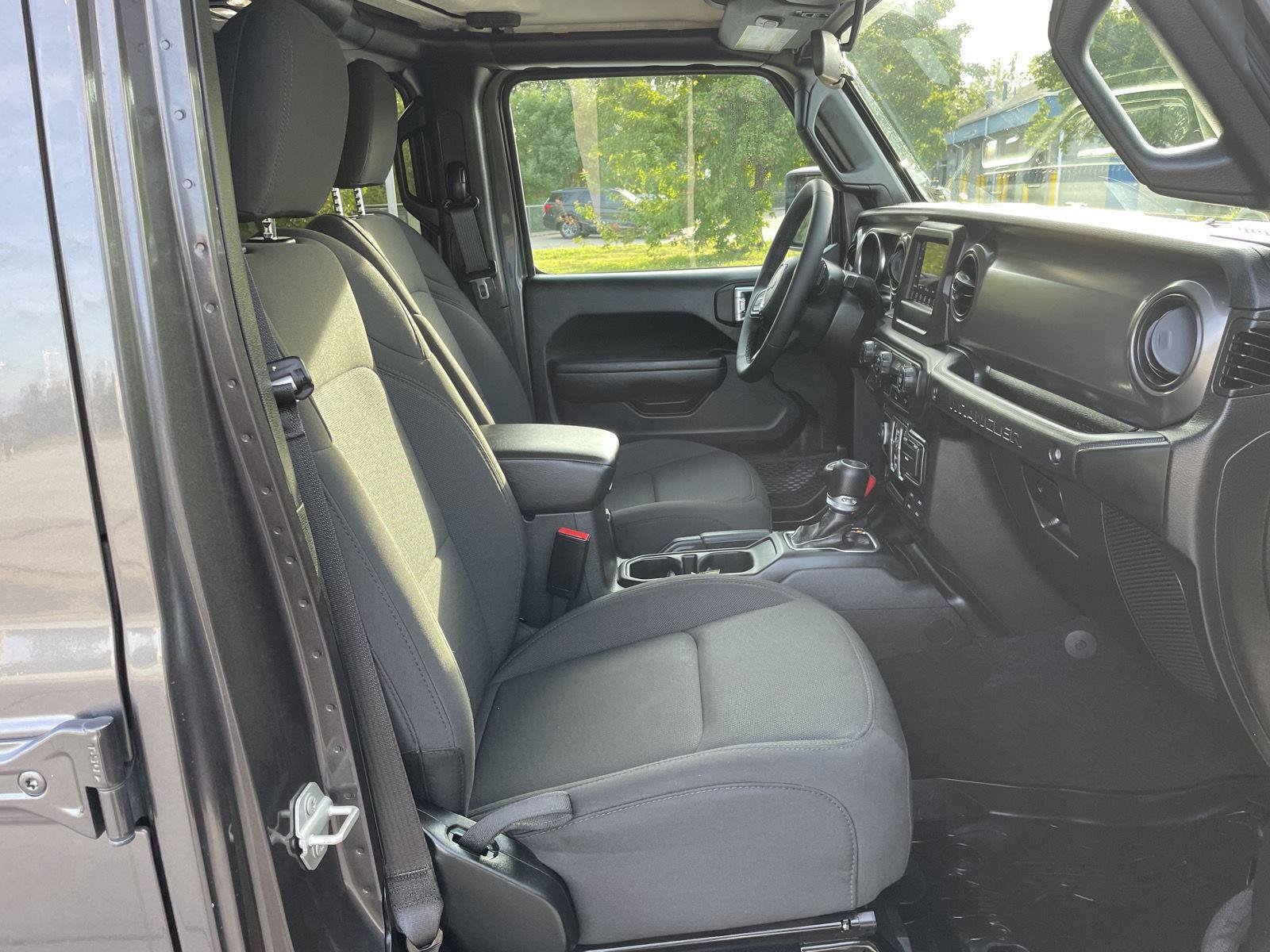 Used 2023 Jeep Wrangler Unlimited AWD/4WD image 19