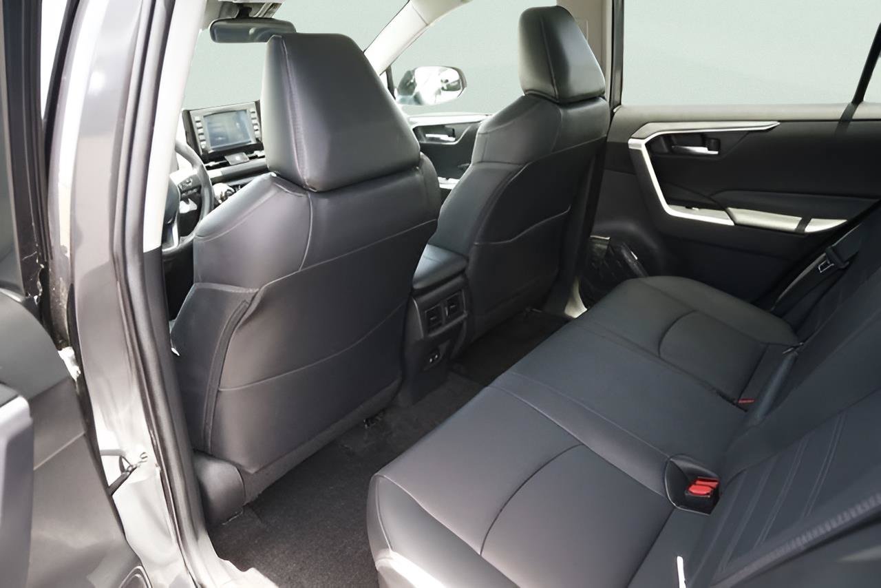 Used 2021 Toyota RAV4 XLE Premium AWD/4WD image 12