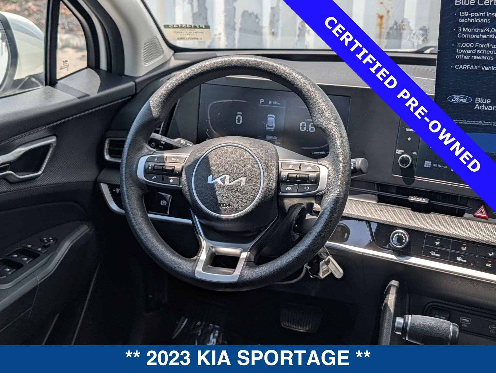 Used 2023 Kia Sportage LX AWD/4WD image 16