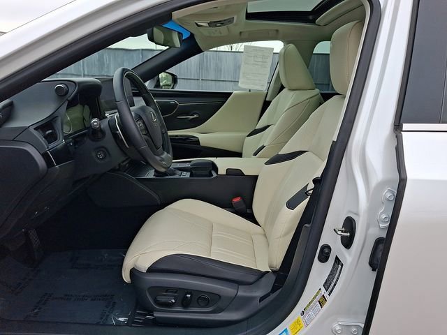 Used 2022 Lexus ES 300h w/ Accessory Package image 13