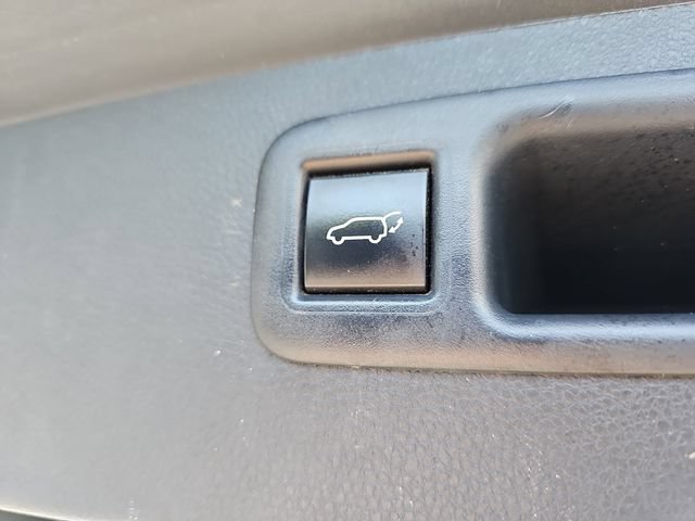 Used 2024 Toyota Highlander LE FWD image 15