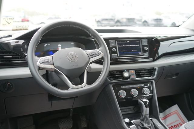 Used 2024 Volkswagen Taos S AWD/4WD image 9