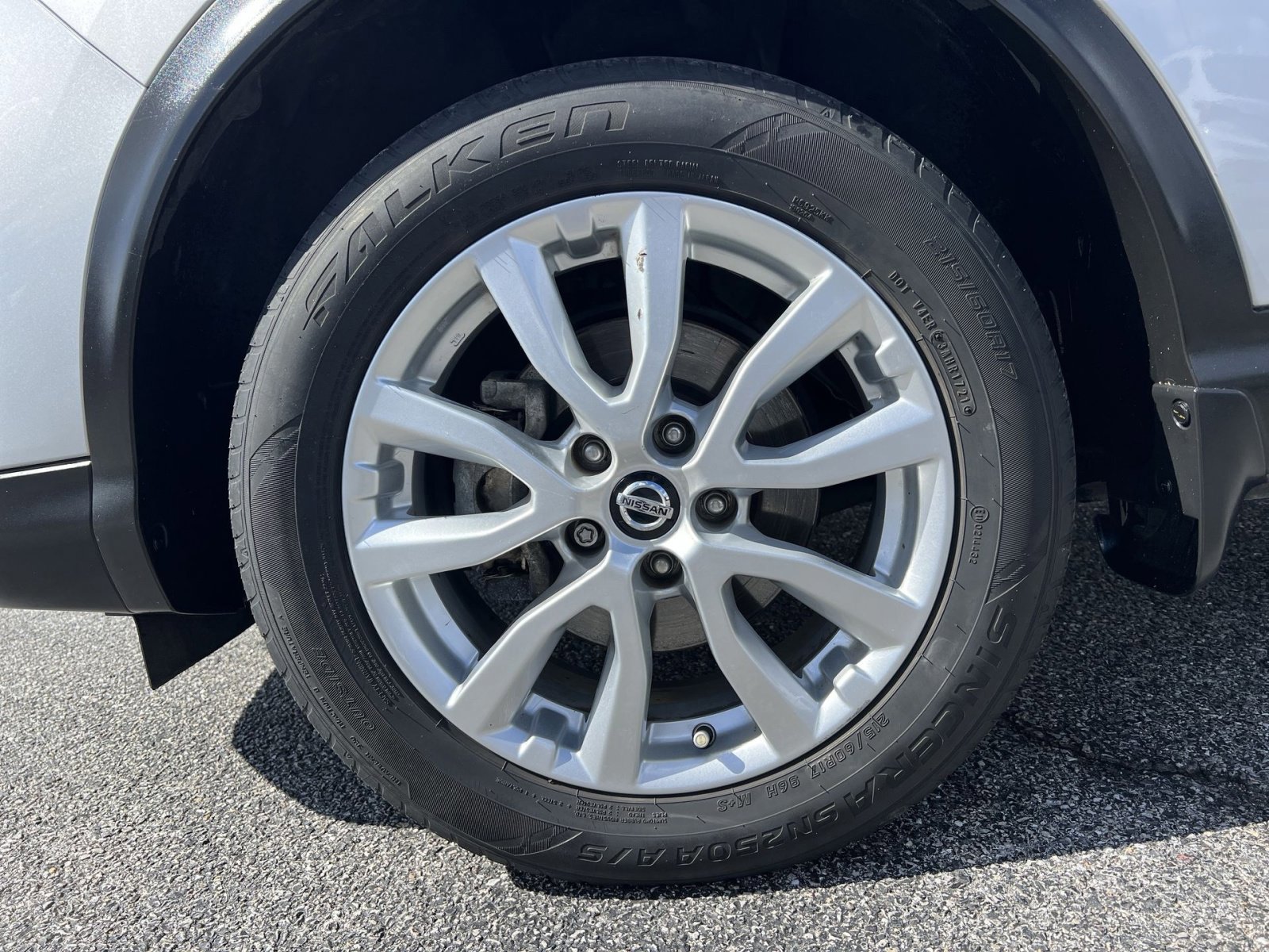 Used 2021 Nissan Rogue Sport S image 12