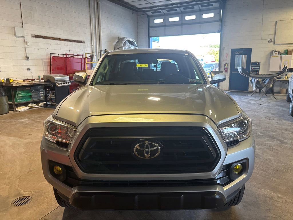 Used 2020 Toyota Tacoma SR AWD/4WD image 2