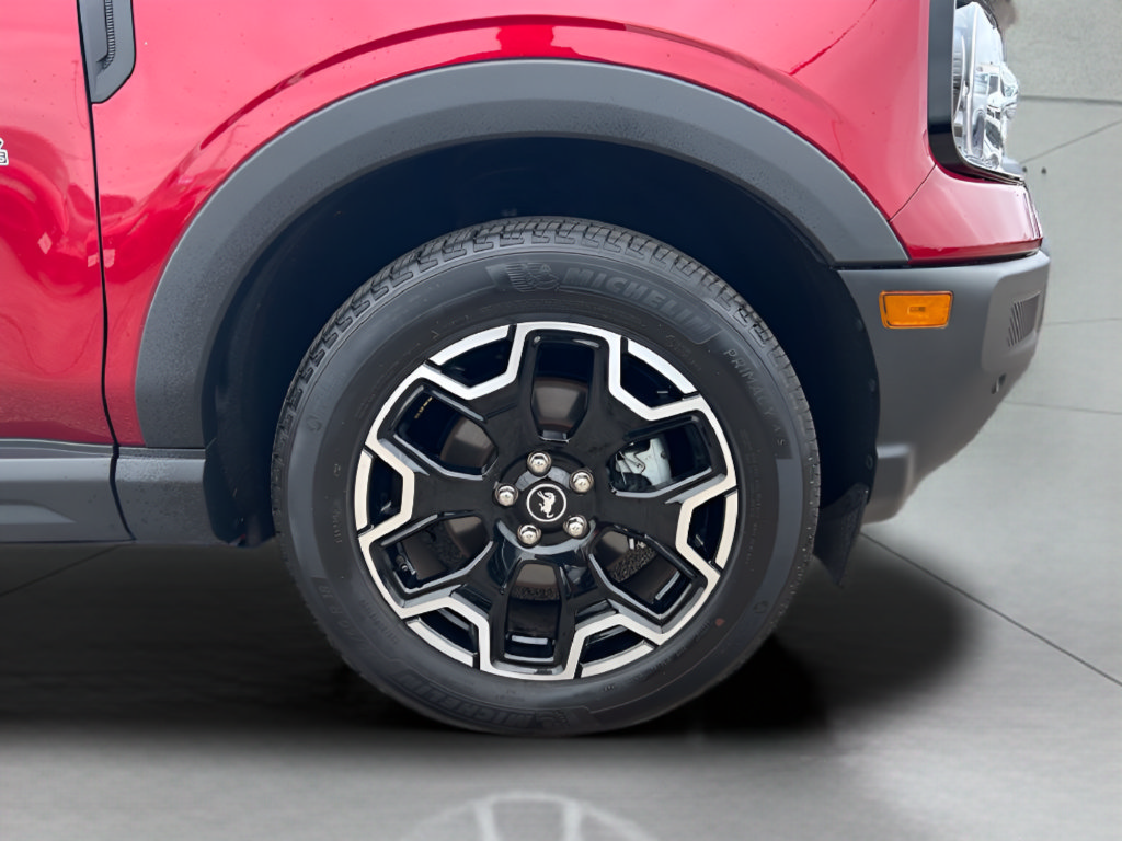 Certified 2025 Ford Bronco Sport Outer Banks w/ Outer Banks Tech Package+ AWD/4WD image 29