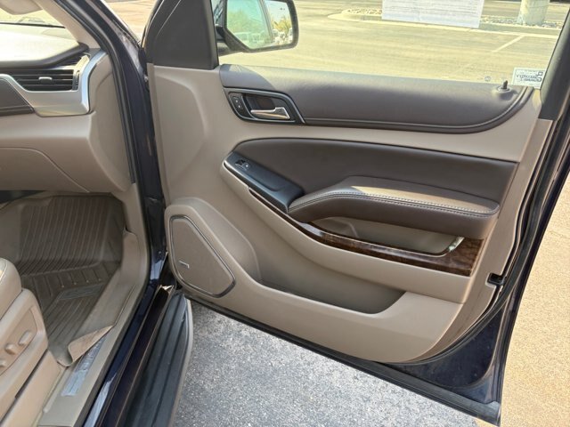 Used 2017 Chevrolet Suburban LT AWD/4WD image 16