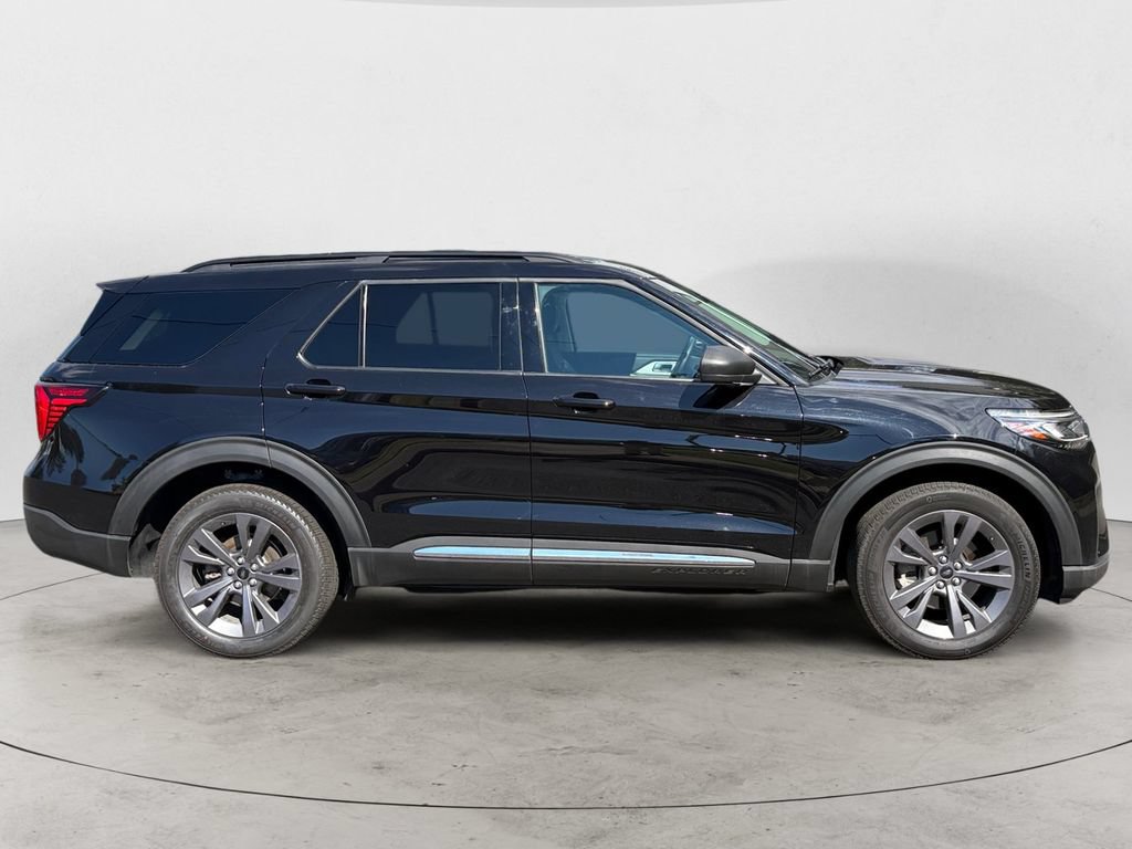 Certified 2025 Ford Explorer Active w/ Active Comfort Package AWD/4WD image 4