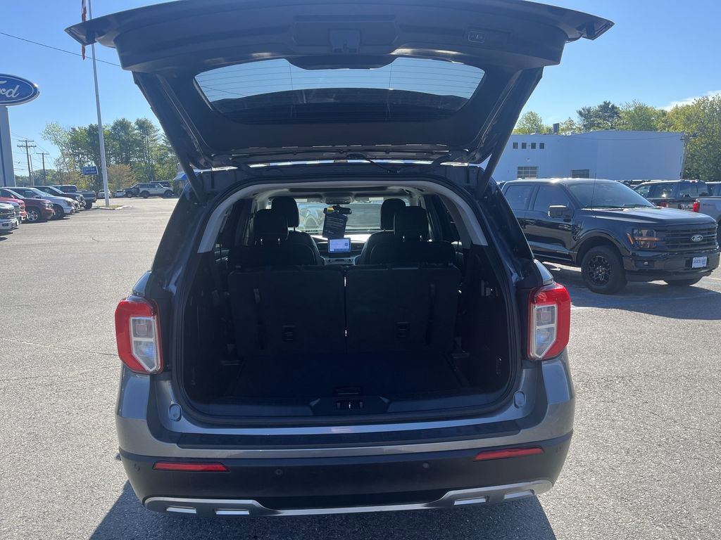 Certified 2021 Ford Explorer XLT w/ Equipment Group 202A AWD/4WD image 3