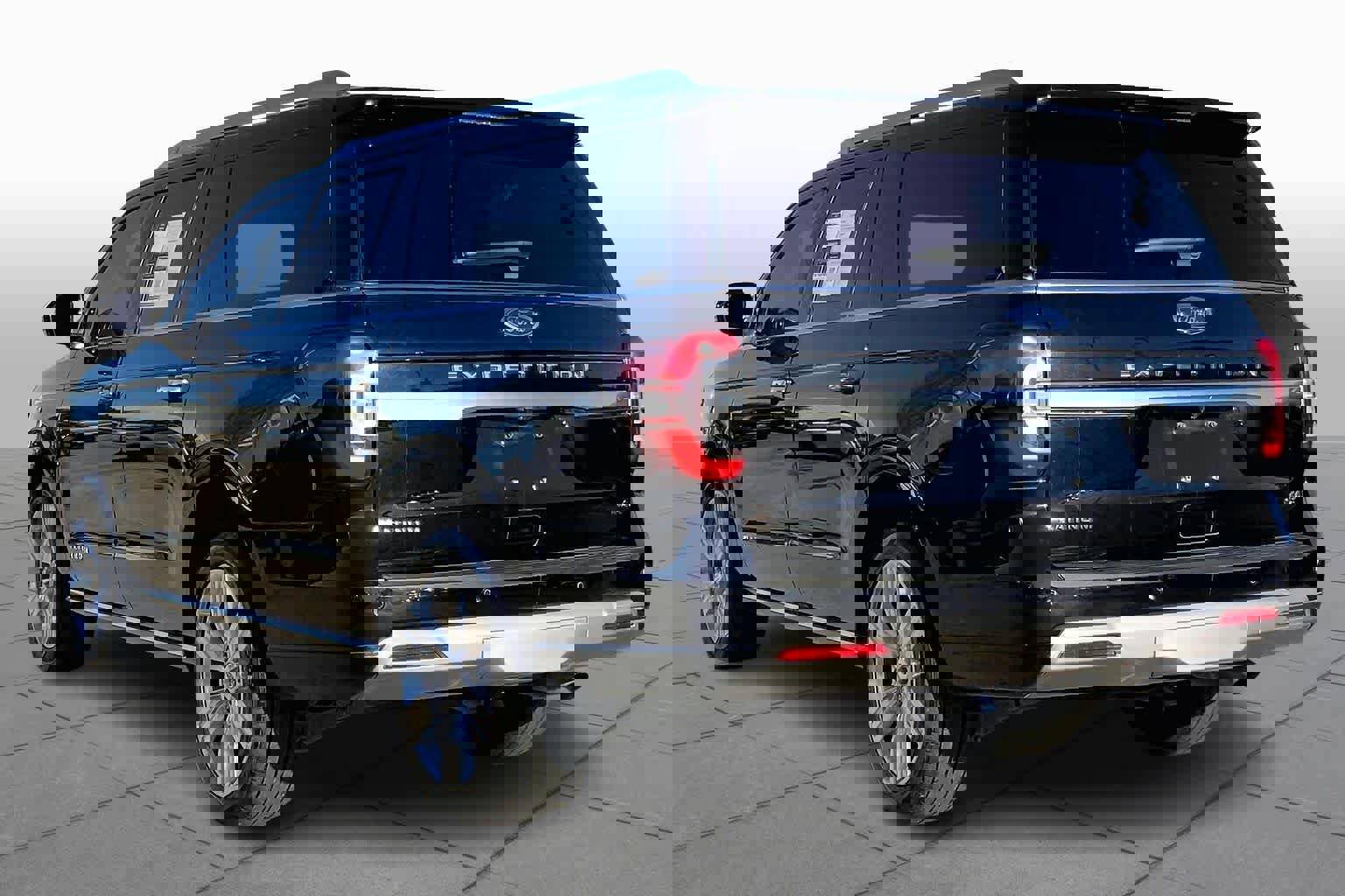 Certified 2023 Ford Expedition Max Platinum image 2