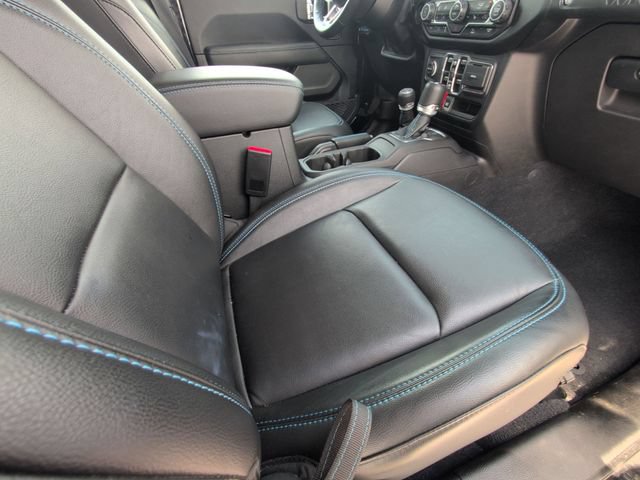Used 2023 Jeep Wrangler Unlimited Rubicon 4xe w/ Cold Weather Group AWD/4WD image 18
