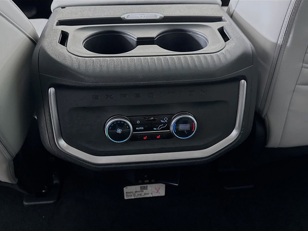 Certified 2025 Ford Expedition Max Platinum image 28