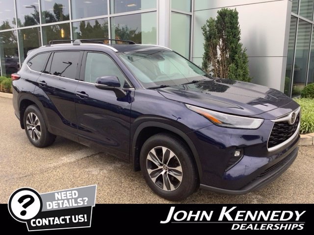 Used 2022 Toyota Highlander XLE AWD/4WD image 1