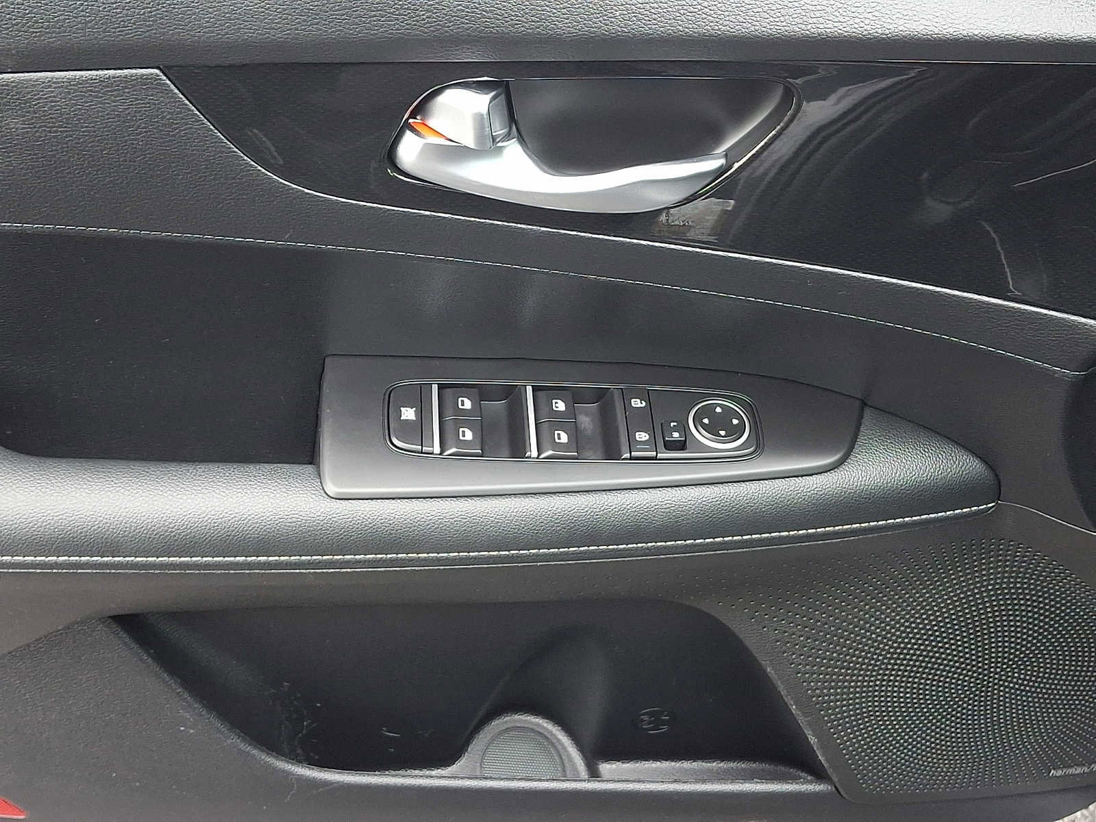 Used 2024 Kia Forte GT-Line w/ GT-Line Premium Package image 12