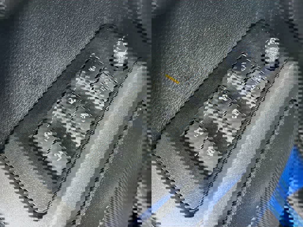 Used 2017 Toyota Tacoma 4x4 Double Cab image 28