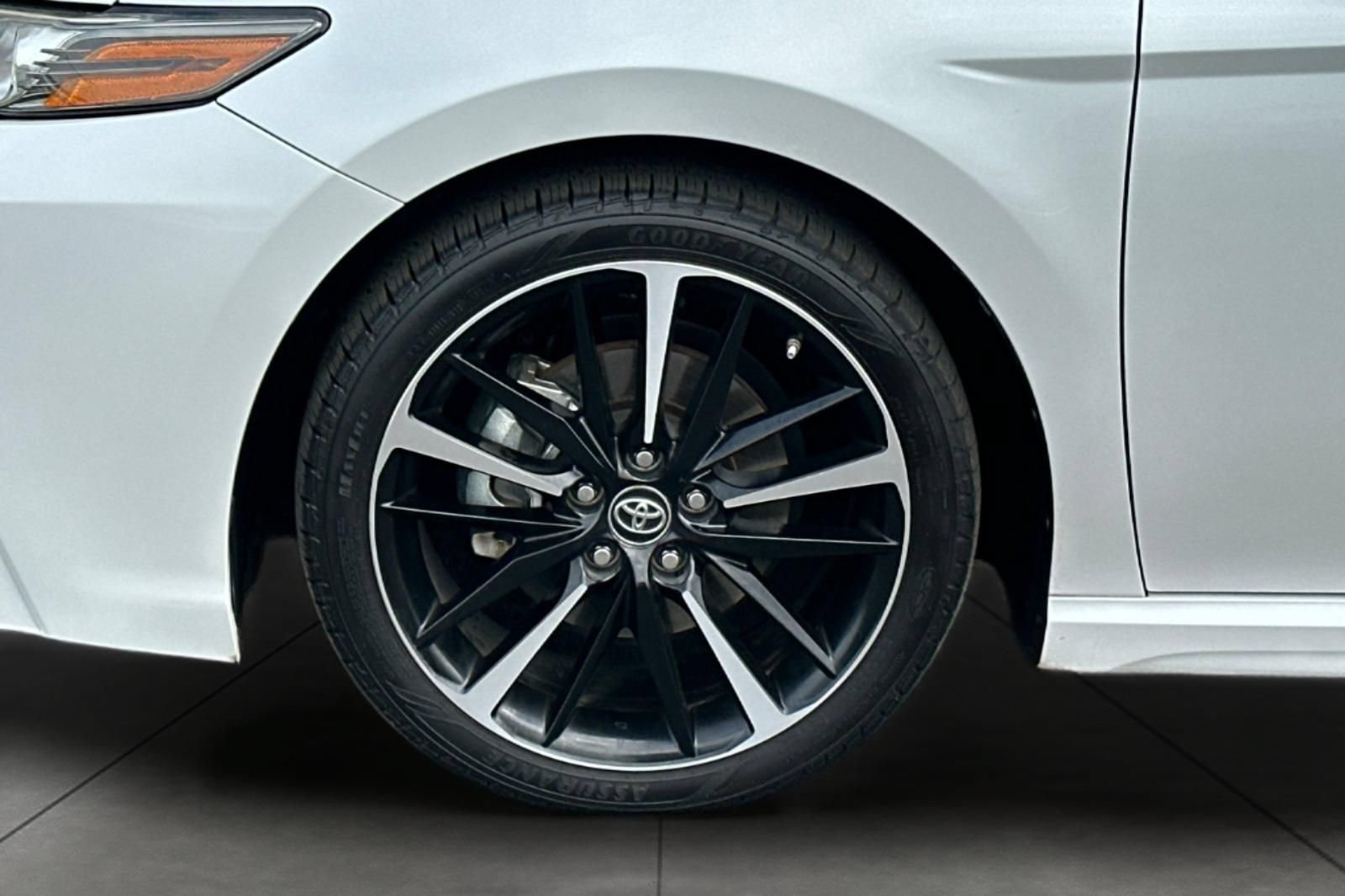 Used 2019 Toyota Camry XSE FWD image 29