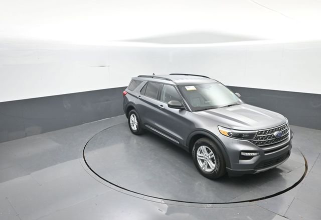 Certified 2022 Ford Explorer XLT w/ Equipment Group 202A image 19