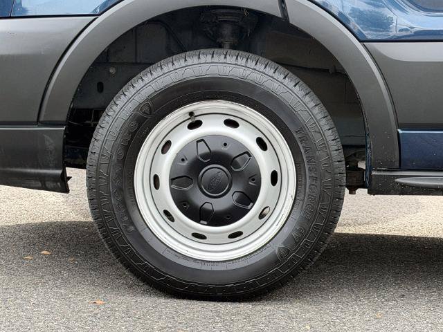 Certified 2019 Ford Transit 250 130 Medium Roof RWD image 23