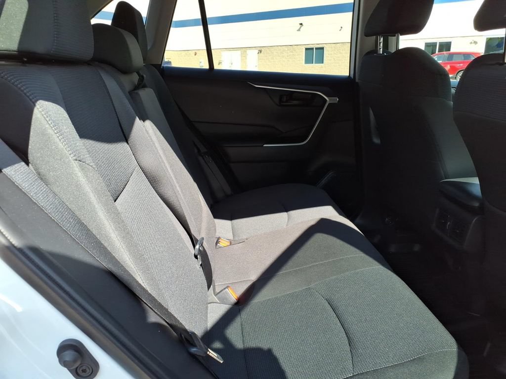 Used 2023 Toyota RAV4 LE AWD/4WD image 11