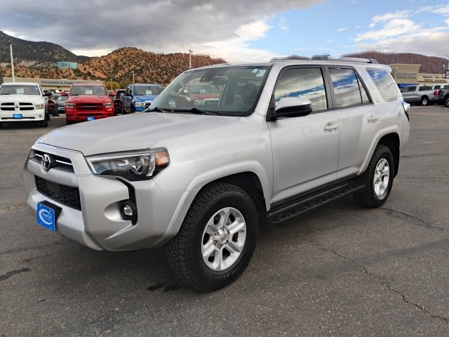 Used 2022 Toyota 4Runner SR5 image 3