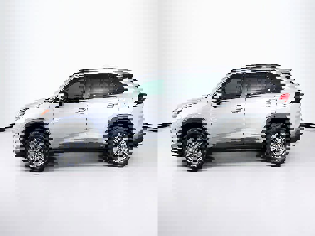 Used 2024 Toyota RAV4 XLE image 2