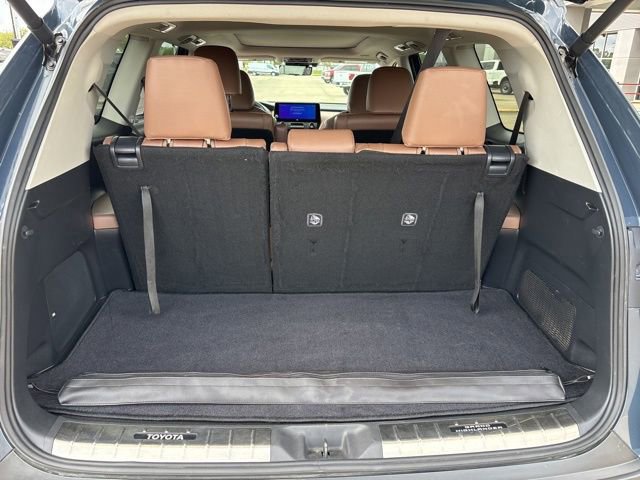 Used 2025 Toyota Grand Highlander AWD image 31